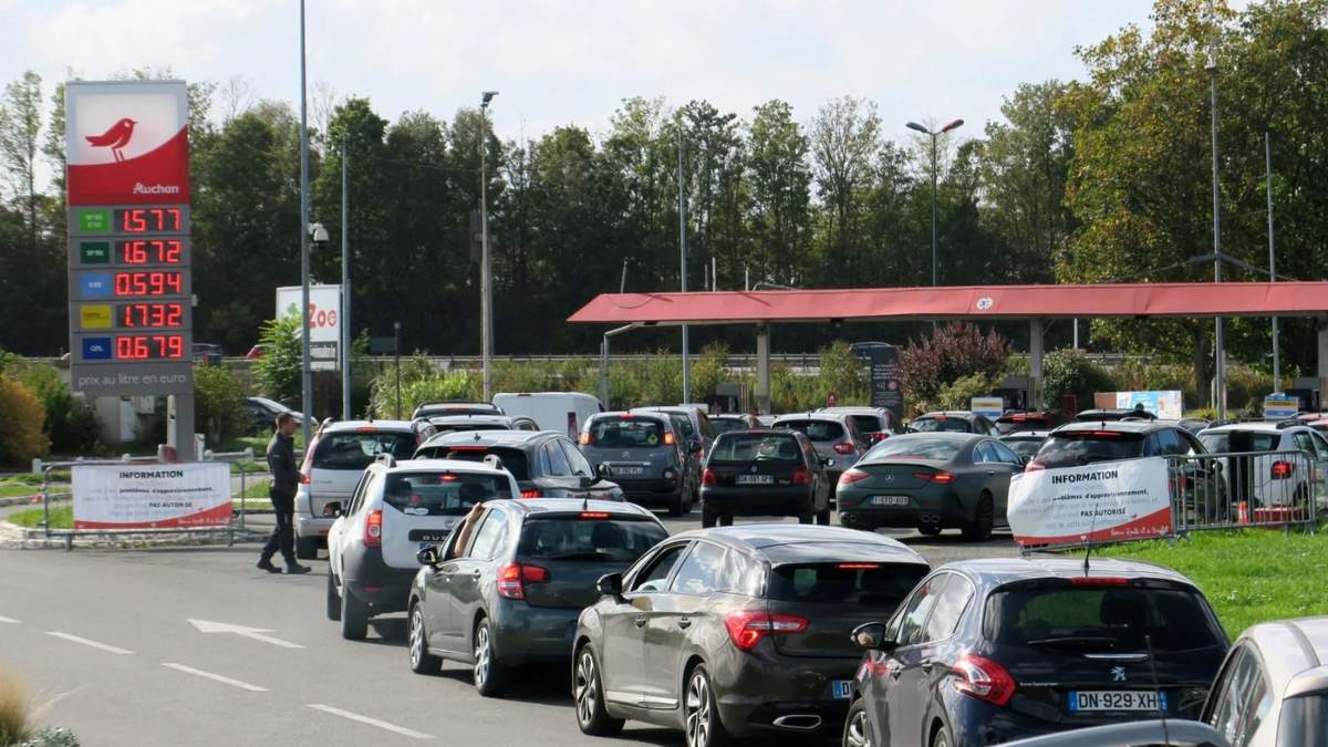 Estación de servicio en Francia. Fuente: (Twitter)