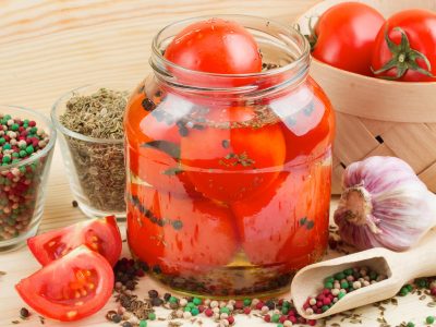 Tomates al natural como los hacía tu abuela, para almacenar un buen tiempo y no comprar más enlatados