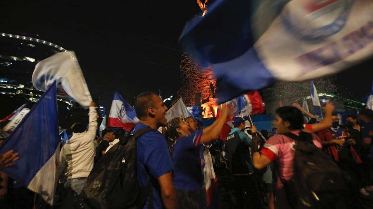 El festejo en las inmediaciones del Ángel de la Independencia