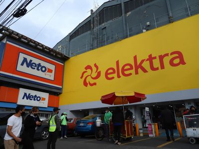 Elektra se desploma 60% en Bolsa y Salinas Pliego habría perdido 4 mil millones de dólares