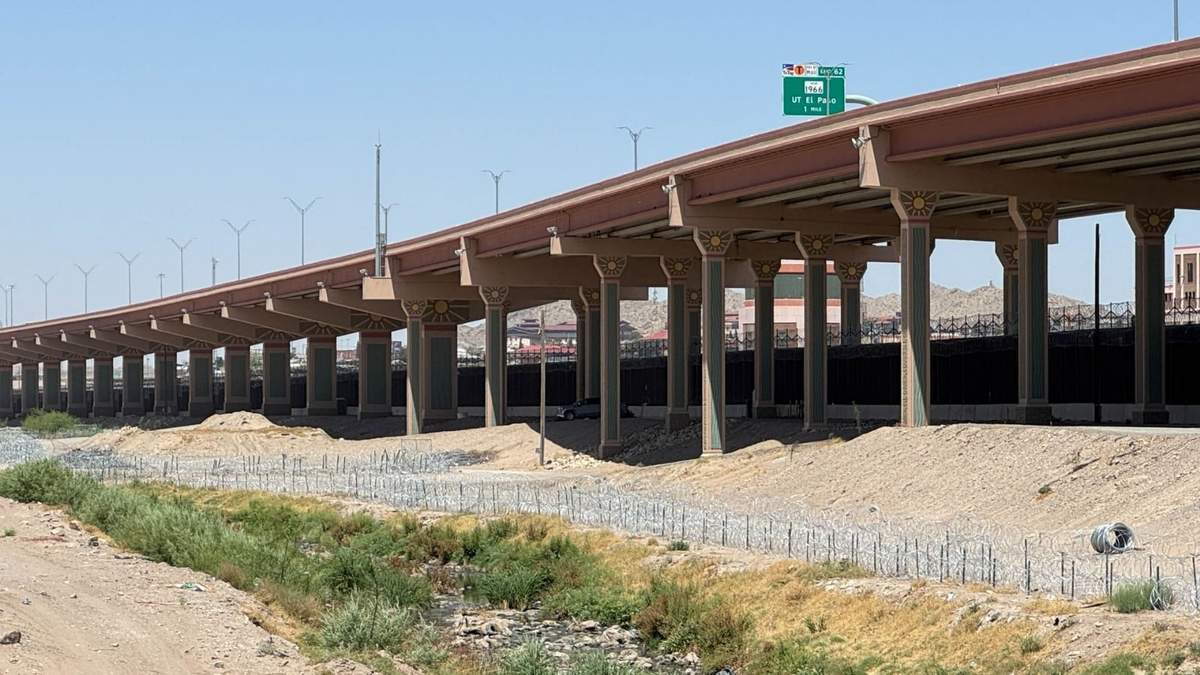 El río Bravo en el tramo fronterizo entre Ciudad Juárez y El Paso