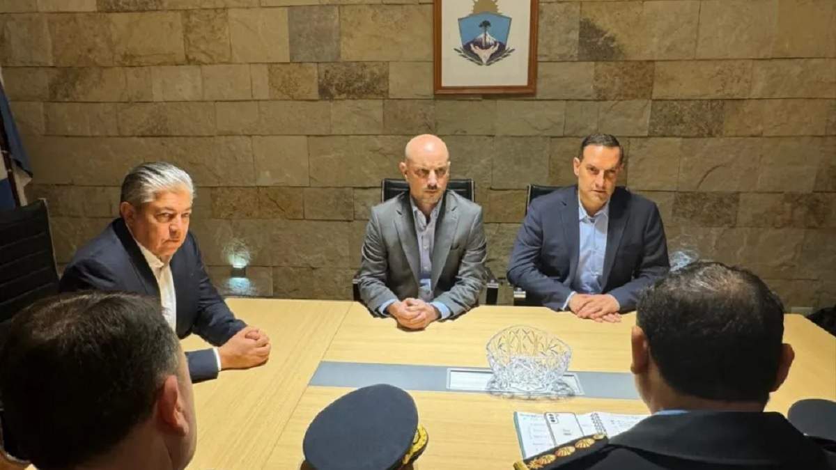 Autoridades policiales pusieron al gobernador Figueroa, al tanto de la investigación. Fuente: (Gobierno de Neuquén)