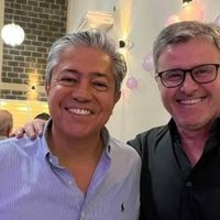 Con el padrinazgo de Rolando Figueroa, el técnico Claudio Larraza buscará ser intendente