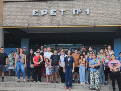 "Gracias por lo mínimo y tan poco", dijeron los padres en la inauguración de la ampliación de la EPET 1 de Cutral Co
