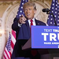 Trump publica un video en Facebook y YouTube tras recuperar sus cuentas