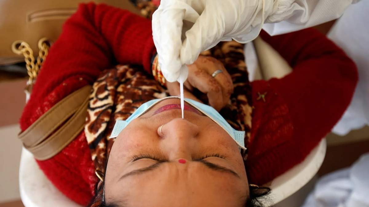 Hisopado en India. Fuente: (Twitter)