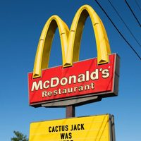 Todos los empleados de un McDonald's en California renuncian