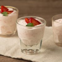 Cremoso de frutillas sin azúcar: una receta original y fácil de hacer para tus desayunos o meriendas en verano