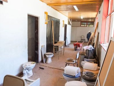 El Gobierno dispuso una inversión de 570 millones de pesos para obras en escuelas de la región Confluencia