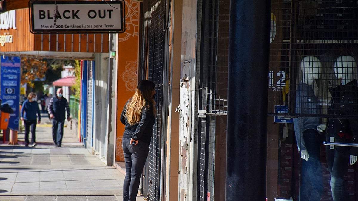 Los comercios no considerados esenciales podrán abrir. Fuente: (Twitter)