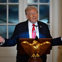 Trump mantiene una "larga" conversación con Putin en la víspera de la visita de Zelenski a EU