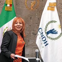 El cuestionado viraje de la CNDH: alejarse de las víctimas y acercarse al poder