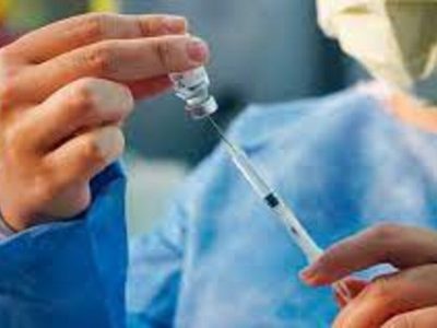 El Ministerio de Salud de Neuquén recomendó que la población se aplique el refuerzo del covid