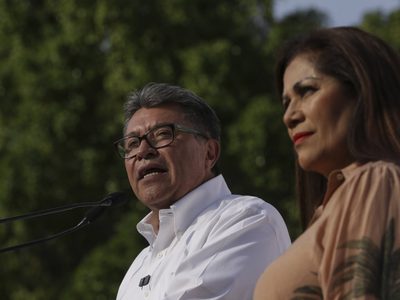 “Ya pasó la hora de decir me voy”, dice Monreal a Ebrard ante advertencia de ruptura con Morena