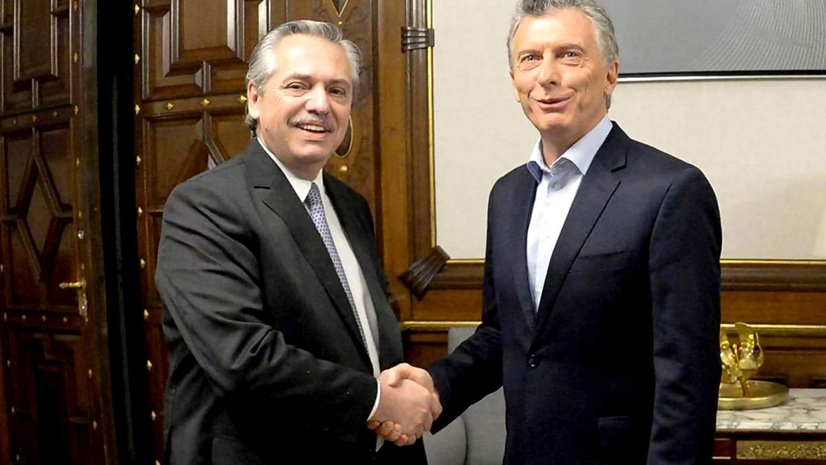 Alberto Fernández con Mauricio Macri. Fuente: (Twitter)