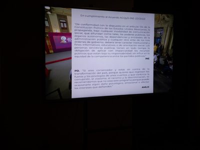 El INE ordena eliminar posdata de AMLO al inicio de las mañaneras
