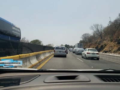 Campesinos marchan y cierran la carretera México-Cuernavaca