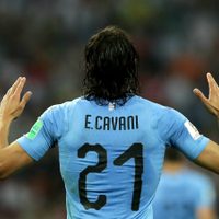 Edinson Cavani viajó a Europa para firmar con su nuevo club