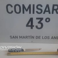 Tres personas fueron demoradas por robar un celular y agredir a efectivos policiales