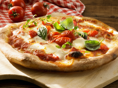 Cómo es la técnica "poolish" para lograr una masa de pizza perfecta, mejor que las compradas