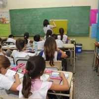El gobierno celebró la reducción de inasistencias docentes por el nuevo sistema de control de licencias