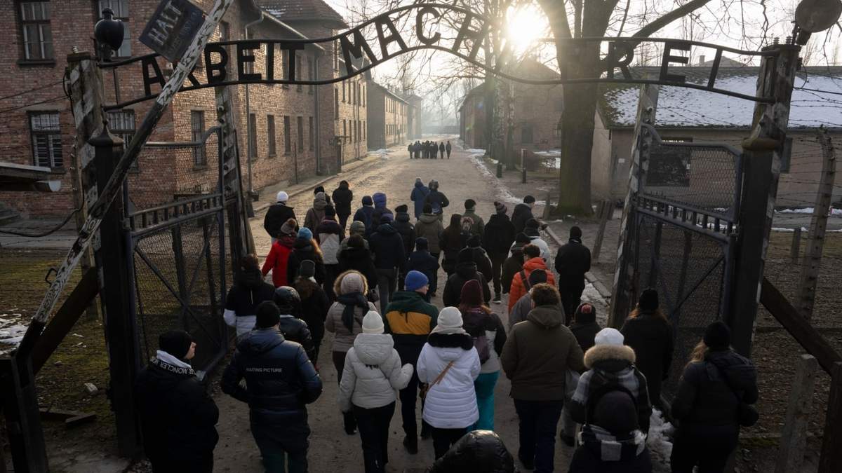 80 aniversario de la liberación del campo de concentración y exterminio de Auschwitz
