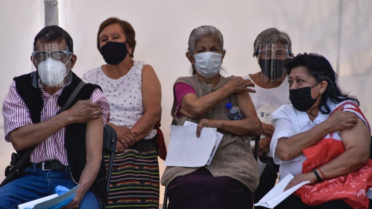 Adultos mayores de 60 años vacunados