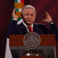 Hubo máximo 100 mil personas en marcha por defensa del INE en el Zócalo: AMLO