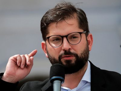 El presidente de Chile, Gabriel Boric, envió a un funcionario a Buenos Aires tras el escándalo en Avellaneda