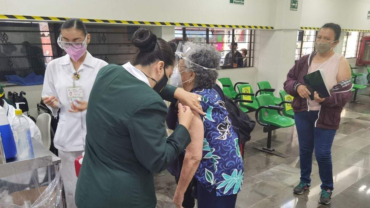 Aplicación de la vacuna contra la influenza estacional