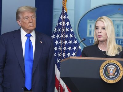 Trump sabía desde mayo que su nombre figuraba varias veces en los archivos Epstein: WSJ