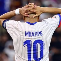 Casi medio millón de euros: Kylian Mbappé es investigado por pagarles a cinco policías