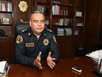 Tribunal otorga amparo a Raymundo Collins y revoca orden de aprehensión en su contra