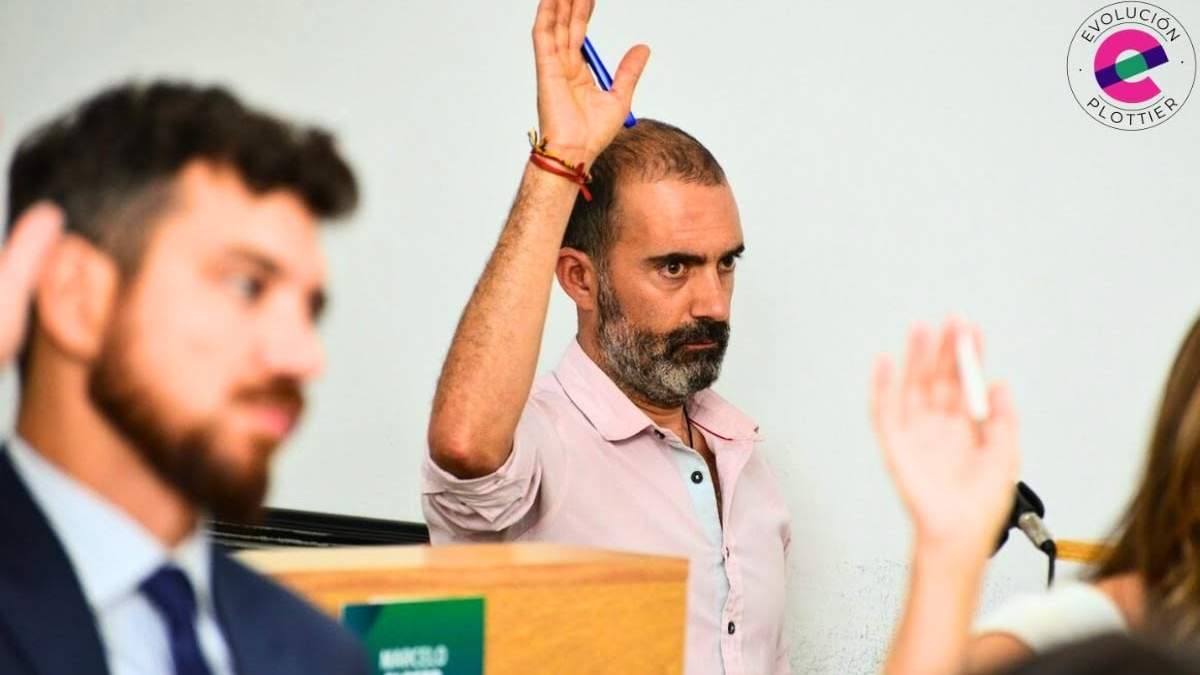 La aprobación del documento para que resuelvan los problemas en las escuela 234 fue mayoritaria. Fuente: (Evolución).