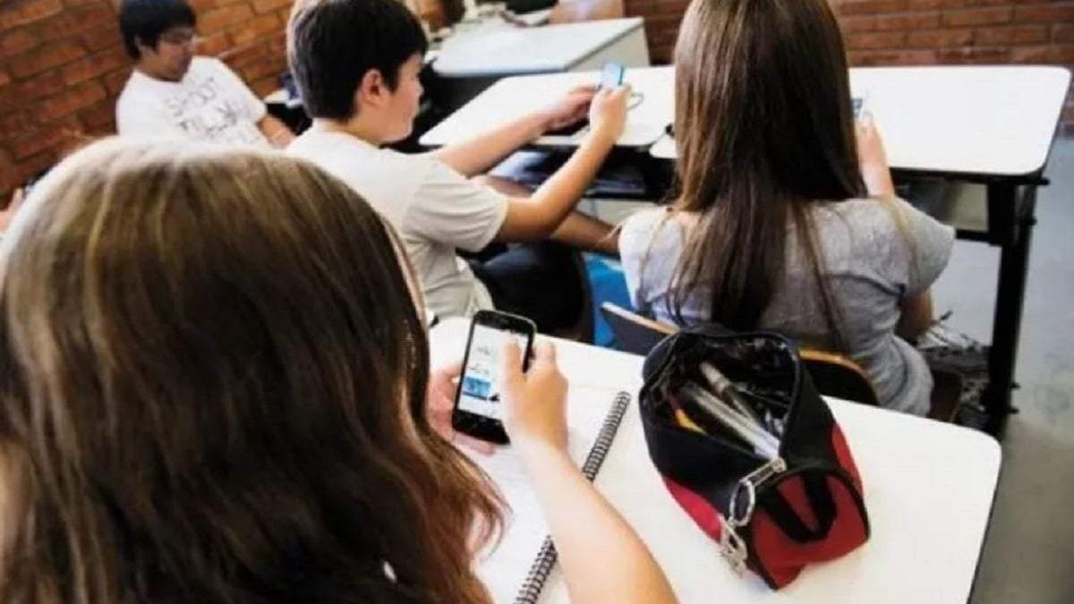 Celulares en escuelas de Neuquén. Fuente: (Diario Neuquino)