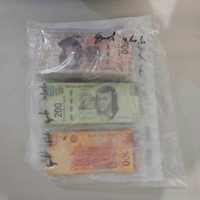 Consignan a 4 policías y 11 civiles por venta ilícita de autos de un corralón