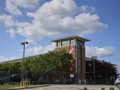 Autoridades arrestan a más de 100 personas en Tennessee en apoyo al plan de deportación de Trump