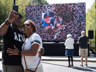 Jimmy Carter cumple 99 años acompañado de su esposa; recibe homenajes de diversas partes del mundo