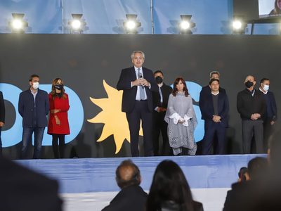 Alberto Fernández: "Tuvimos que poner de pie un sistema de salud destruido"