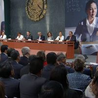 En los Pinos, condena a opositores de la reforma educativa y espaldarazo a Díaz de la Torre