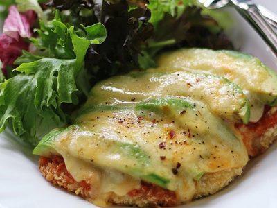 Milanesa de pollo a la suiza: una recetaza para darle una vuelta original a un clásico que todos aman