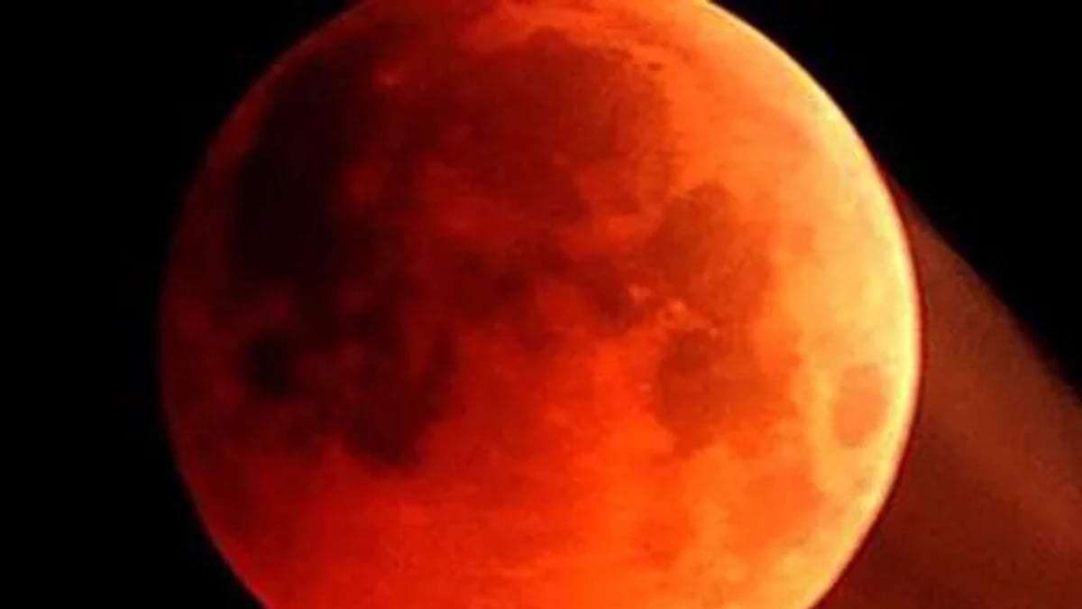 Luna Roja en Neuquén. Fuente: (Twitter)