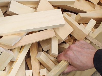 Nunca más tires los retazos de madera: creá esta divina bandeja estilo Pinterest para regalar o decorar tu casa