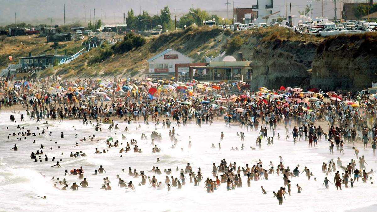 Cada año los visitantes eligen Las Grutas para veranear. Fuente: (Twitter)