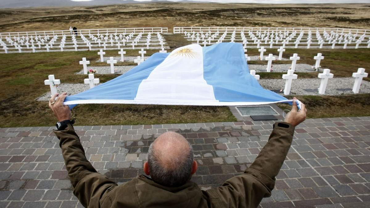 La bandera argentina en Malvinas. Fuente: (Twitter)