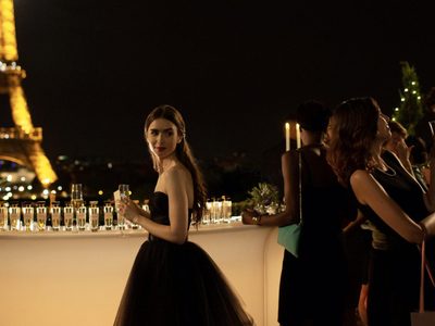 “Emily in Paris”: la apuesta de Netflix inspirada en la popular serie de Sarah Jessica Parker