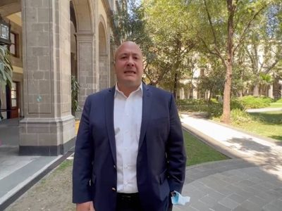 Alfaro critica convocatoria de AMLO: "Parece competencia de marchas"