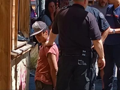Un hombre robó una mochila a turistas en San Martín de los Andes y cayó por usar la tarjeta de crédito en una pizzería