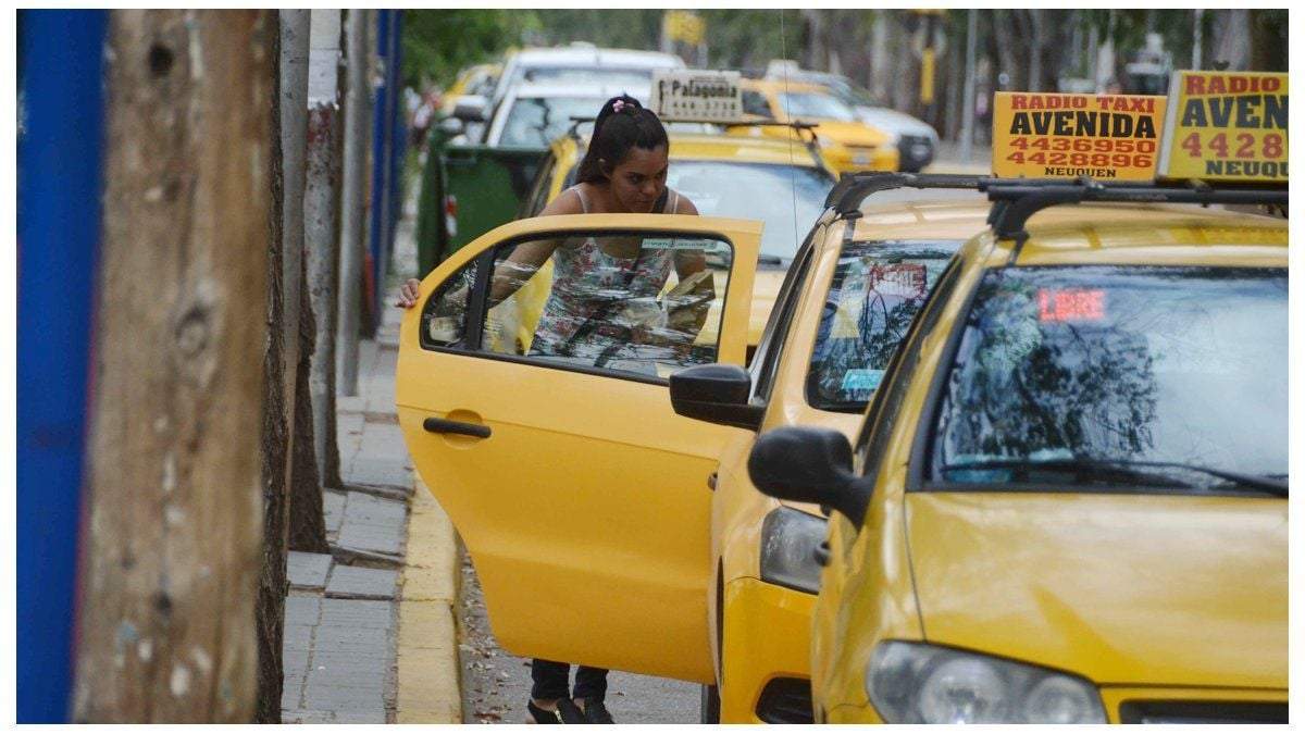 Taxis de Neuquén Capital. Fuente: (Twitter)