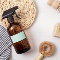 Con solo 4 ingredientes, el poderoso limpiador multiusos que necesitas para eliminar hongos en zonas difíciles